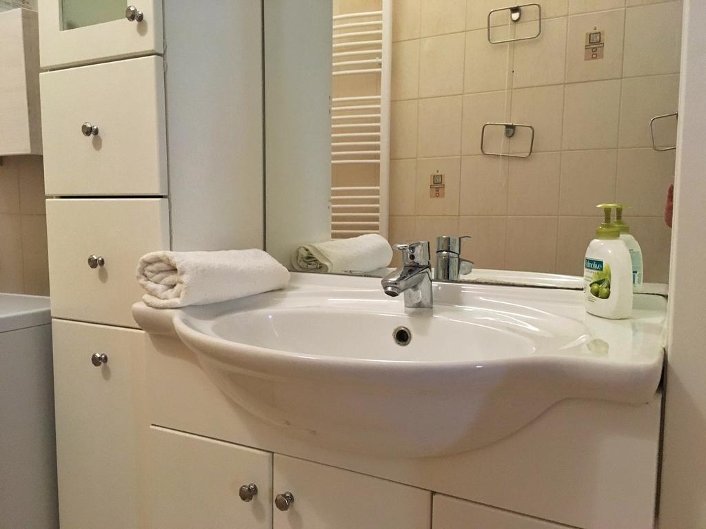 Diamonds Apartment With 2 Rooms Near Guzsdu Udvar Budapest Exterior photo