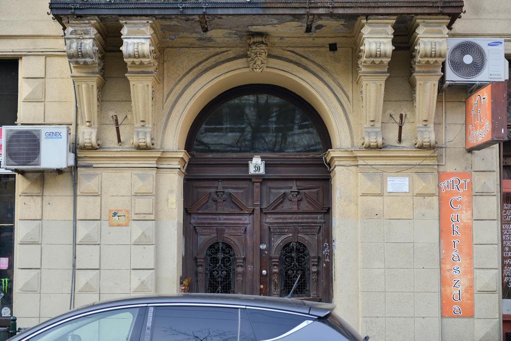 Diamonds Apartment With 2 Rooms Near Guzsdu Udvar Budapest Exterior photo