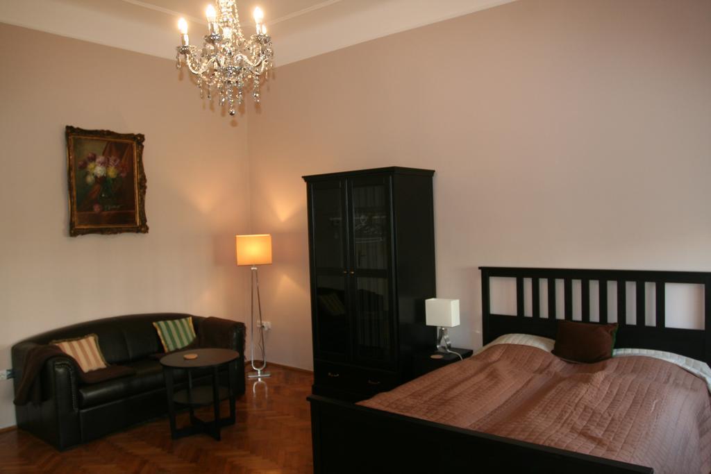 Diamonds Apartment With 2 Rooms Near Guzsdu Udvar Budapest Exterior photo